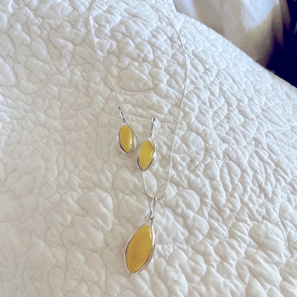 Yellow gemstone Necklace and earrings